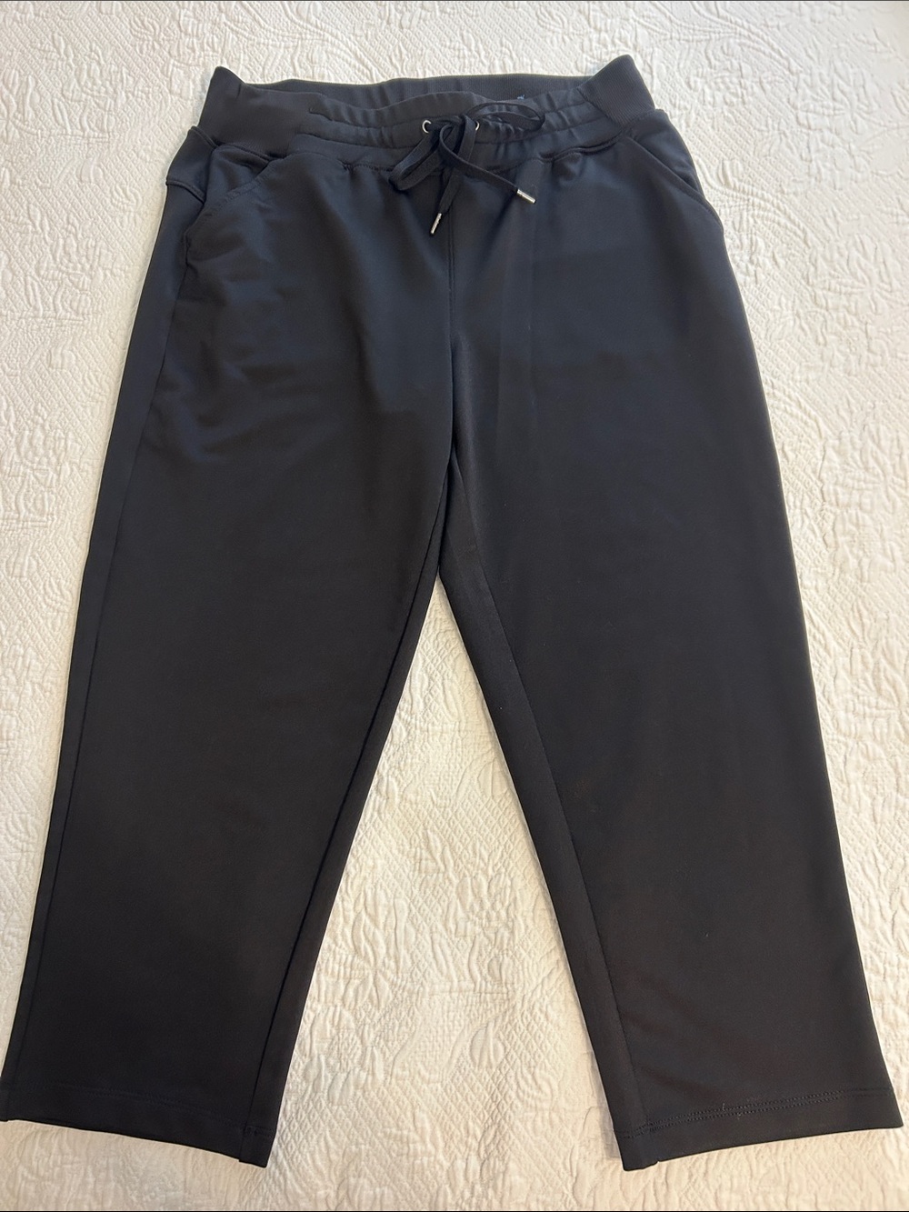 tek gear Women's Black Capri pants